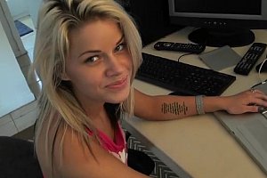 Hottie naked woman Porn